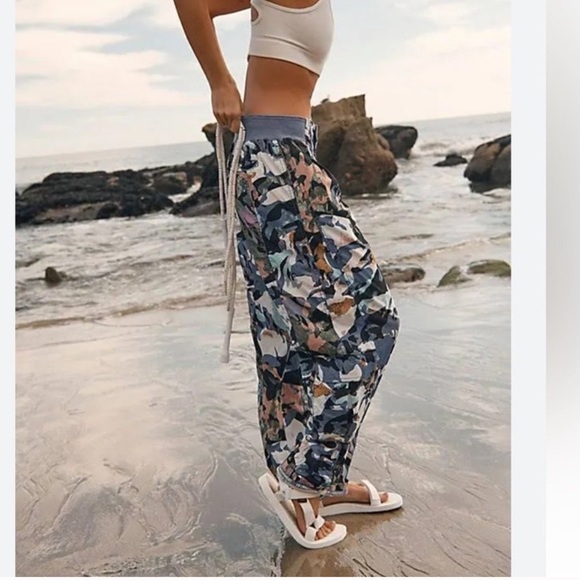 FP Movement by Free People - Mesmerize Me Printed pants - XS - Picture 2 of 7